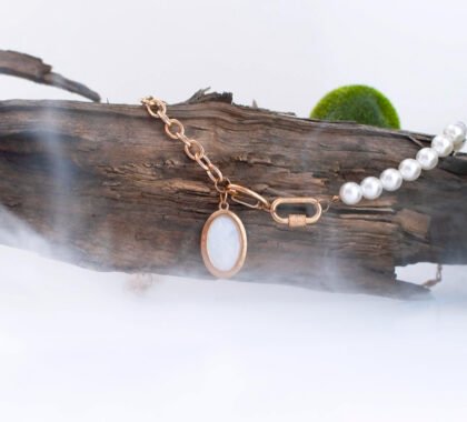 White Jade Pendant: Timeless Elegance and Natural Beauty